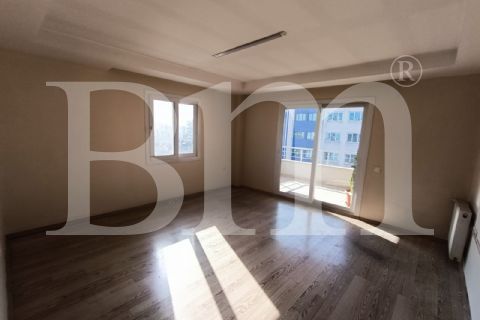 bm'den şöförler cemiyeti yanı 2+1 bağımsız 120 m2 daire&ofis