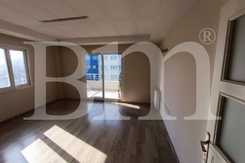 bm'den şöförler cemiyeti yanı 2+1 bağımsız 120 m2 daire&ofis