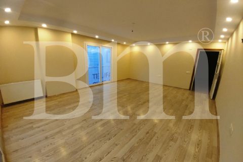 bm'den şöförler cemiyeti yanı 2+1 bağımsız 120 m2 daire&ofis